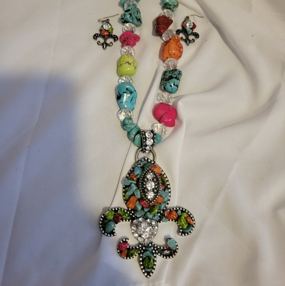 Fleur de lis necklace & earrings